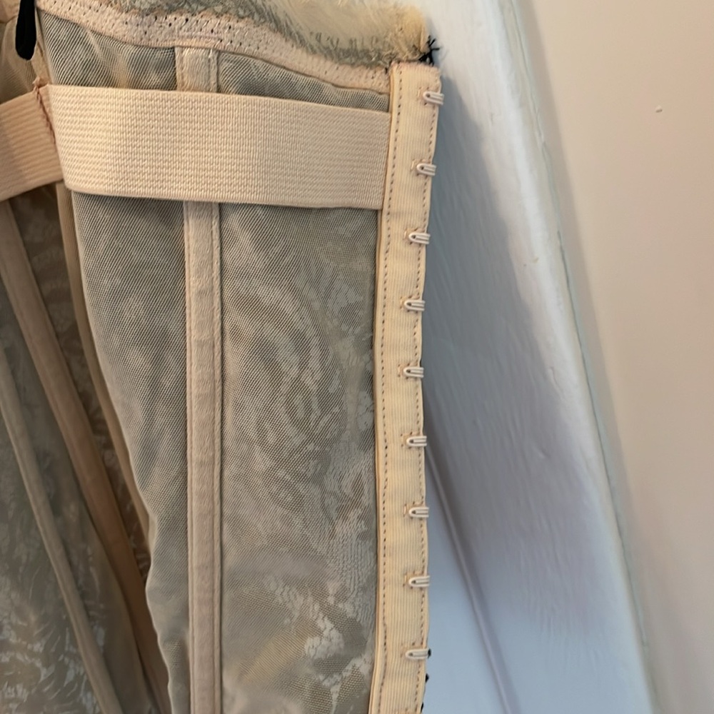 NWT Elie Tahari  Bustier Lace black/beige lining cotton nylon,elastine size L - Picture 15 of 17